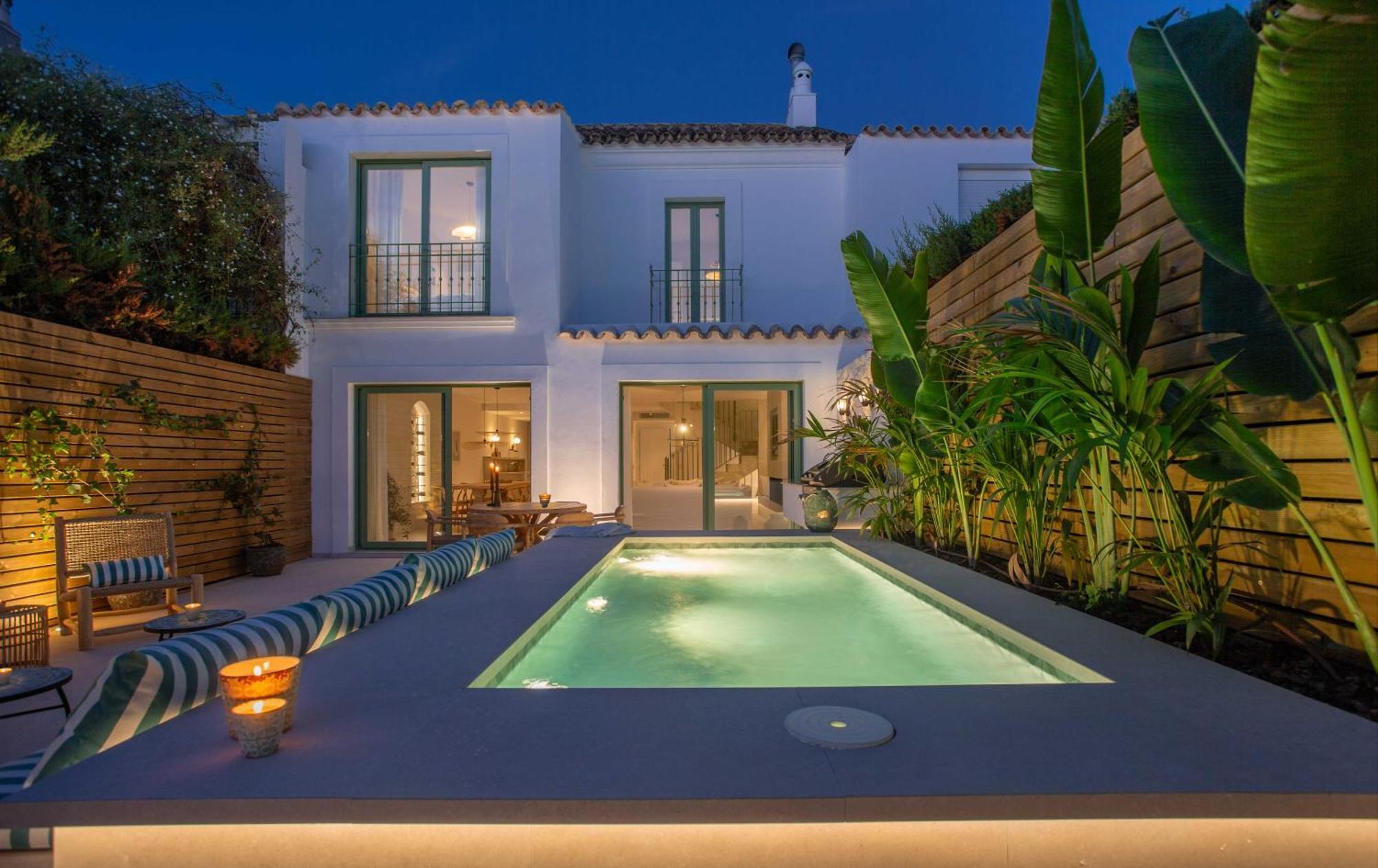 Casa de férias Vacation I Casa Savia, Private Heated Pool, Luxury Interiors, 10min Walk To The Marbella