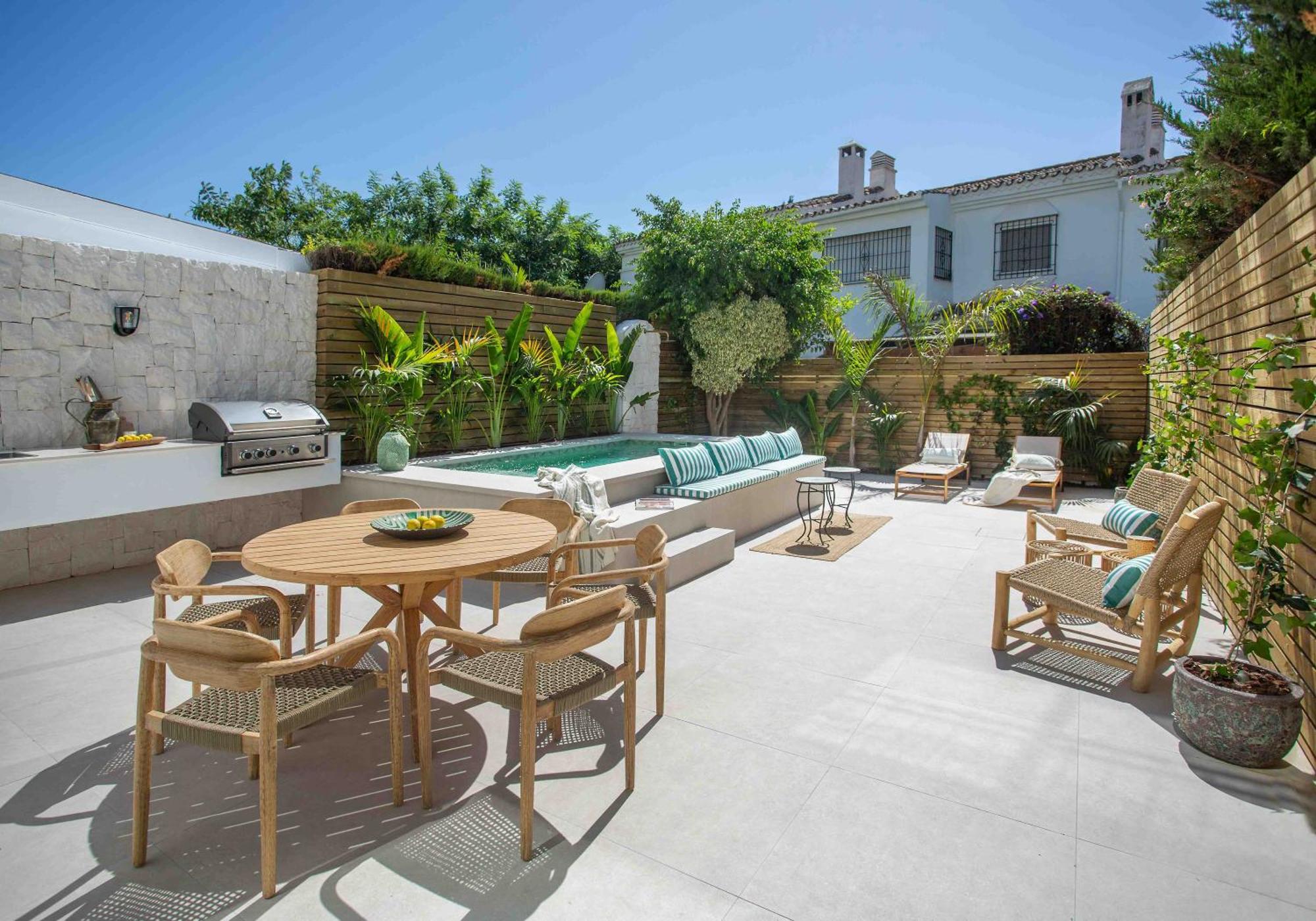 Vacation I Casa Savia, Private Heated Pool, Luxury Interiors, 10min Walk To The * Marbella
