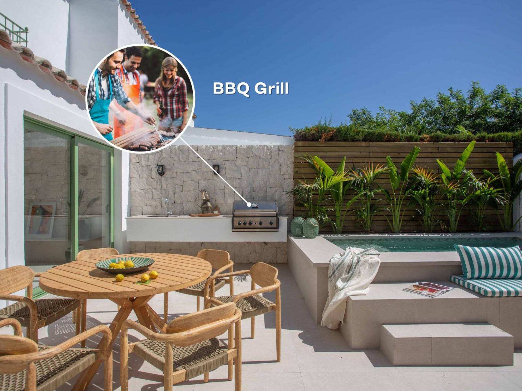 Vacation I Casa Savia, Private Heated Pool, Luxury Interiors, 10min Walk To The